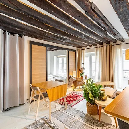 Guestready - Exposed Beams Flat Near Le Marais * Paris