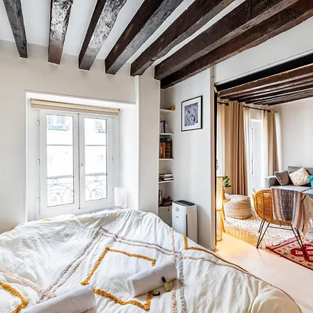 Guestready - Exposed Beams Flat Near Le Marais Apartment Paris