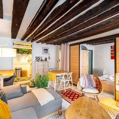 Guestready - Exposed Beams Flat Near Le Marais דירה פריז