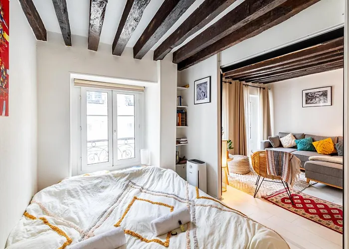 Guestready - Exposed Beams Flat Near Le Marais Daire Paris