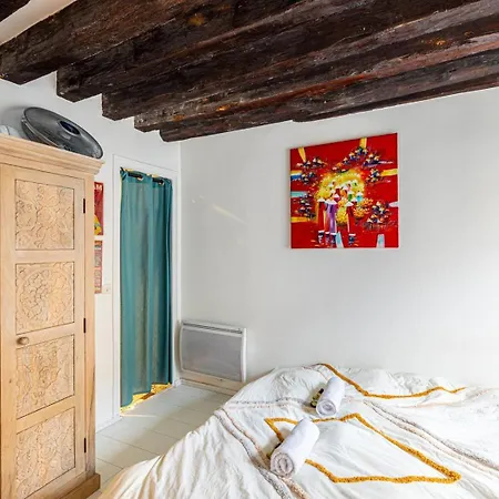 Daire Guestready - Exposed Beams Flat Near Le Marais *